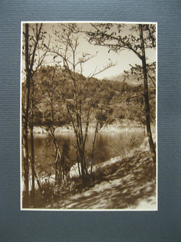 Lago Pistono e Castello di Montalto. Fotografia originale