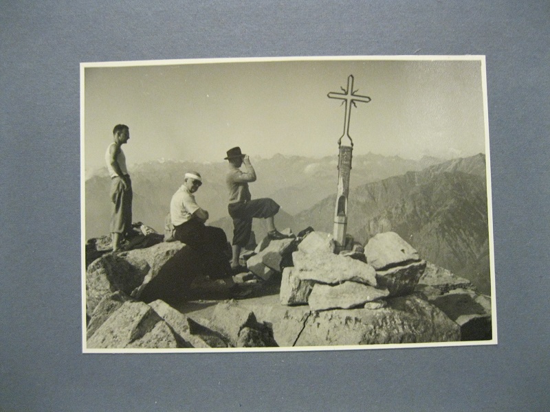 Prealpi biellesi. Il Monte Mars. Tre fotografie