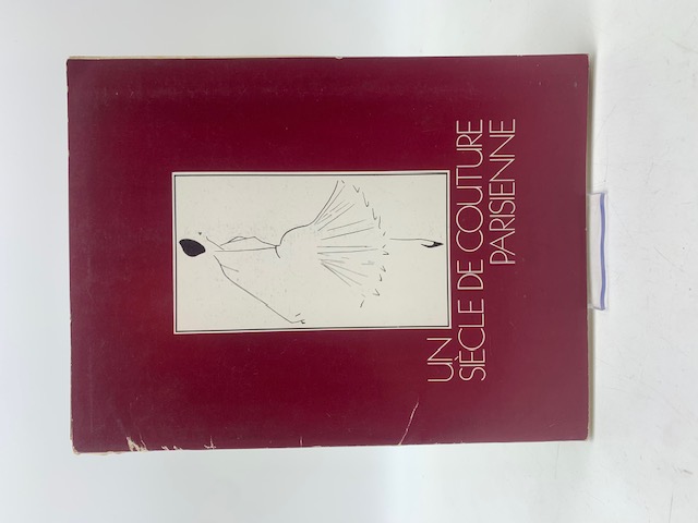 Un siecle de couture parisienne