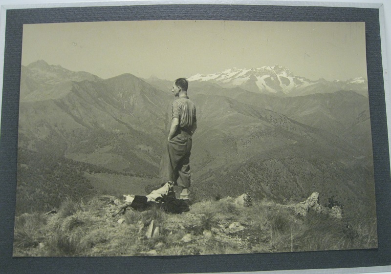 Valsessera. Il Monte Rosa dalla Rocca d'Argimonia (m. 1587). Due …