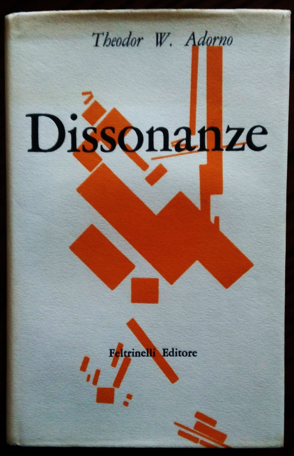 Dissonanze. A cura di giacomo Manzoni.