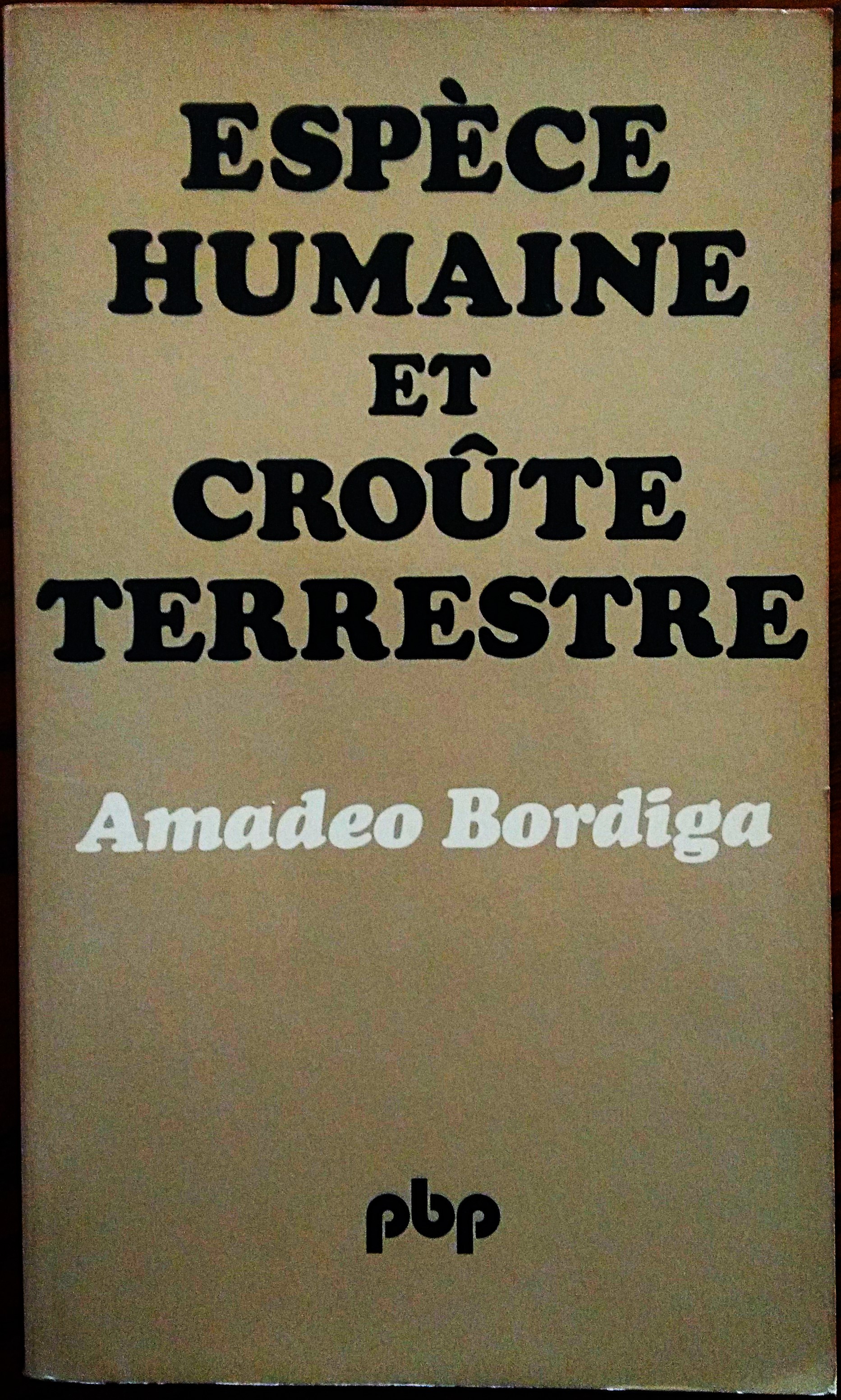 Espece humaine et croute terrestre et autres articles.