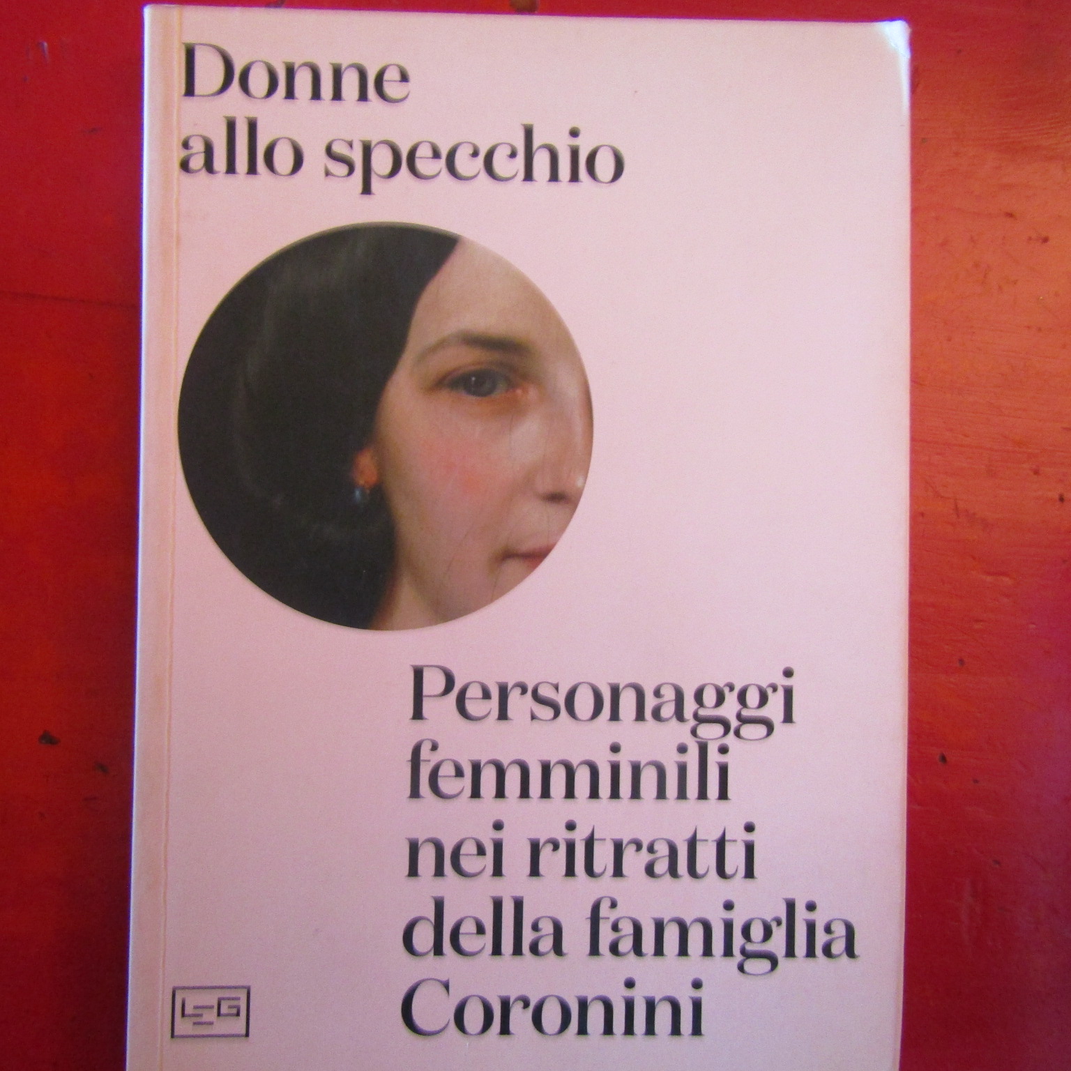 Donne allo specchio