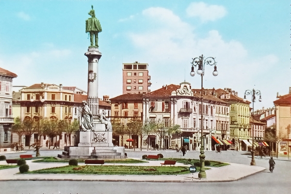 Cartolina - Vercelli - Piazza Paietta - 1950 ca.