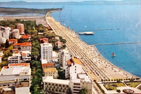 Cartolina - Grado - Veduta della Spiaggia dall'Aereo - 1967