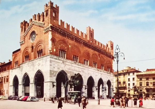 Cartolina - Piacenza - Piazza dei Cavalli - Palazzo Gotico …