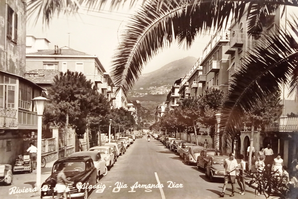 Cartolina - Riviera dei Fiori - Alassio - Via Armando …