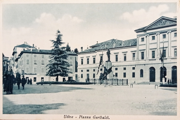 Cartolina - Udine - Piazza Garibaldi - 1925 ca.