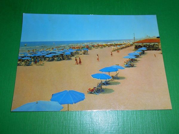 Cartolina Viareggio - La spiaggia 1965 ca