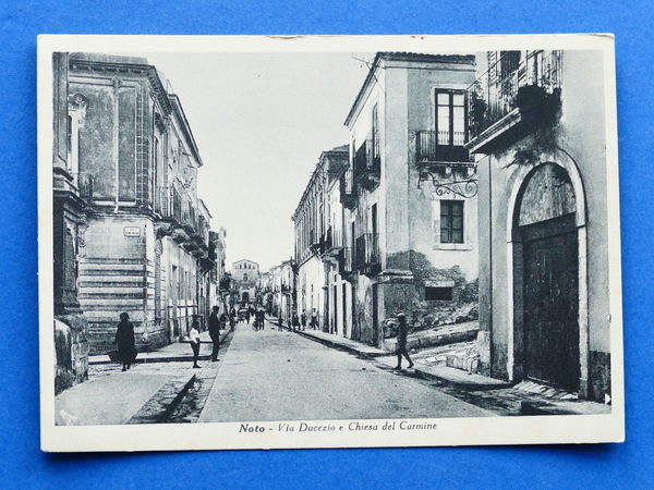 Cartolina Noto - Via Ducezio e Chiesa del Carmine - …