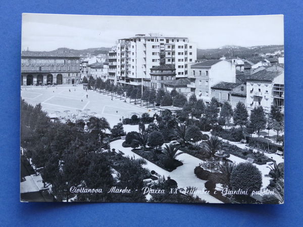 Cartolina Civitanova Marche - Piazza XX Settembre e Giardini Pubblici …