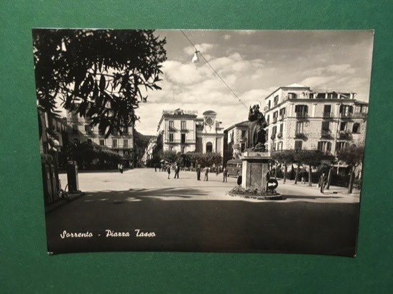 Cartolina Sorrento - Piazza Tasso - 1960ca.