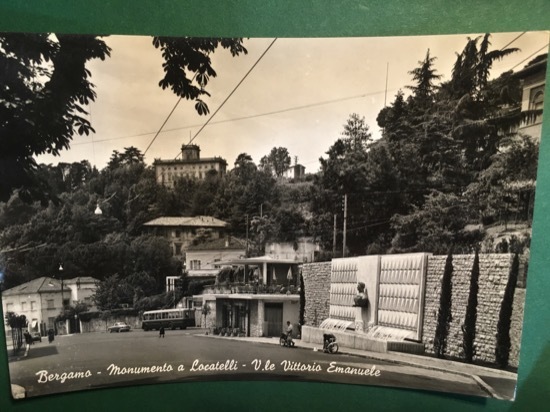 Cartolina Bergamo - Monumento a Locatelli - V.le Vittorio Emanuele …