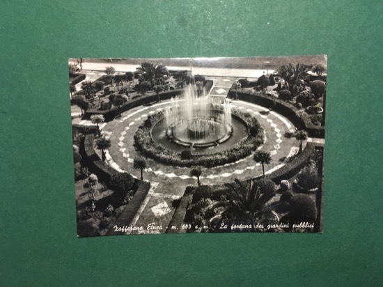 Cartolina Zafferana Etna - La Fontana dei Giardini Pubblici - …