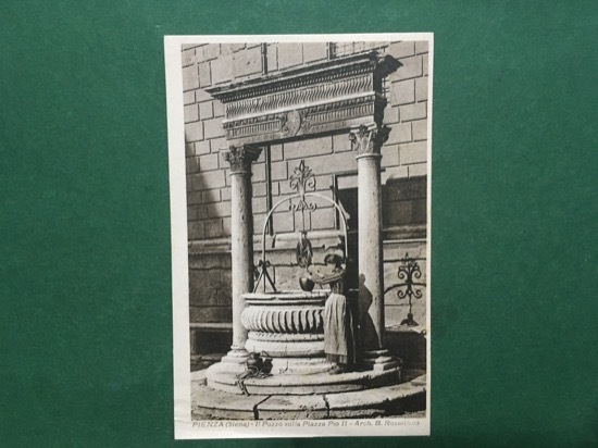 Cartolina Pienza - Siena - Il Pozzo sulla Piazza Pio …