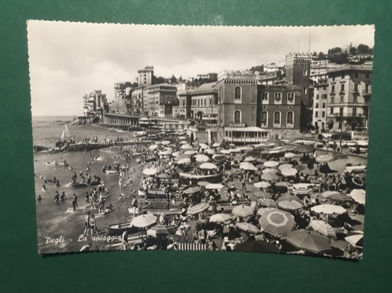 Cartolina Pegli - La Spiaggia + 1960 ca.