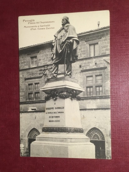 Cartolina Perugia - Piazza del Soprammuro - Monumento a Garibaldi …