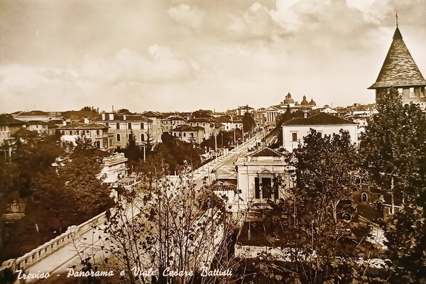 Cartolina - Treviso - Panorama e Viale Cesare Battisti - …