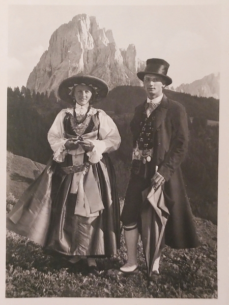 Cartolina - Costumi dell'Alto Adige - Val Gardena - Dolomiti …