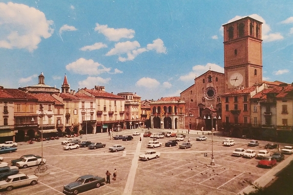 Cartolina - Lodi - Piazza Vittoria - 1960 ca.