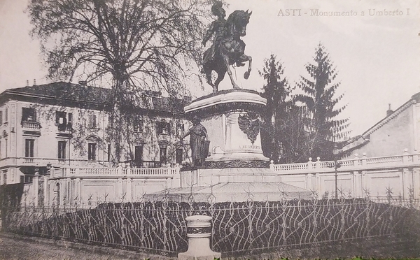 Cartolina - Asti - Monumento a Umberto I - 1920