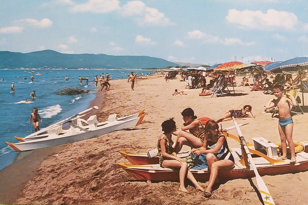 Cartolina - Marina di Carrara - Spiaggia - 1974