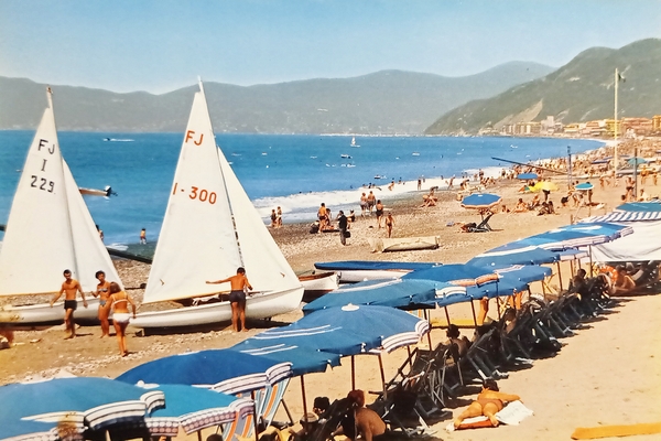Cartolina - Cavi - La Spiaggia - 1966