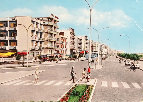 Cartolina - Lido di Sottomarina - Lungomare - 1964