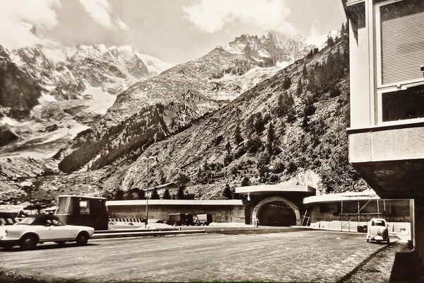 Cartolina - Courmayeur - Entreves - Ingresso nuovo Traforo Courmayeur …