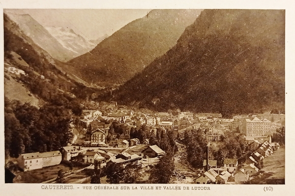 Cartolina Francia - Cauterets - Vue Generale sur Ville et …