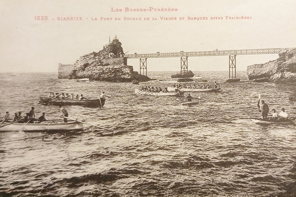 Cartolina Les Basses-Pyrénées - Biarritz - Le Pont du Rocher …