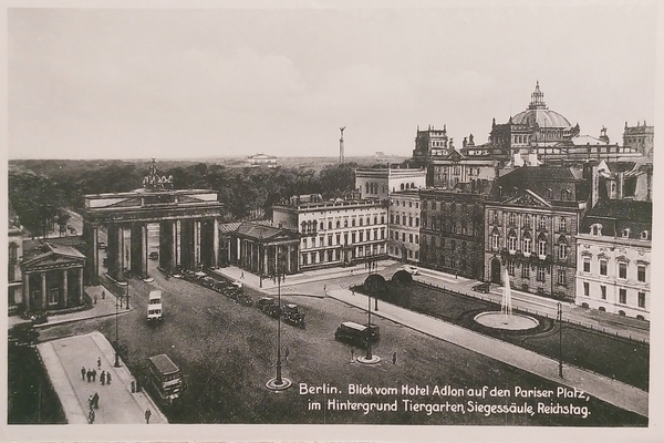 Cartolina - Berlin - Blick vom Hotel Adlon auf Pariser …