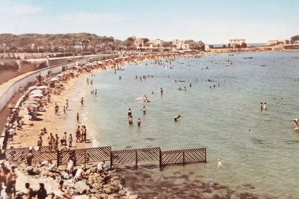 Cartolina - Trani - Spiaggia di S. Maria di Colonna …