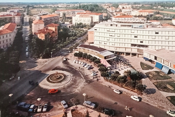 Cartolina - Abano Terme - Piazza Repubblica e Panorama - …
