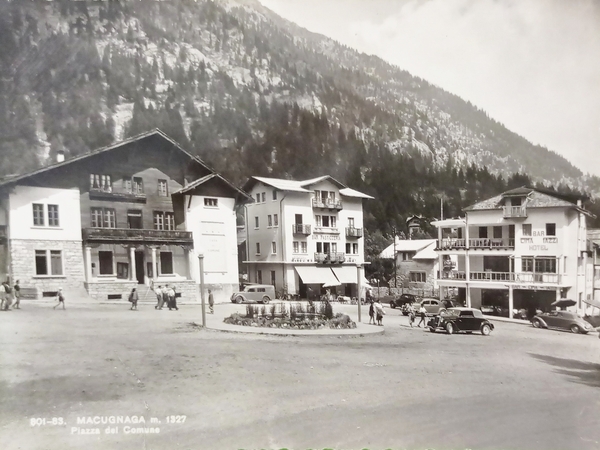 Cartolina - Macugnaga - Piazza del Comune - 1955 ca.