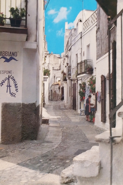 Cartolina - Peschici - Quartiere antico - 1965 ca.