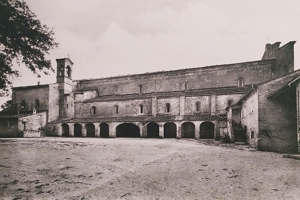 Cartolina - Tolentino - Abbazia di S. M. di Chiaravalle …