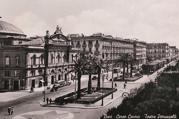 Cartolina - Bari - Corso Cavour - Teatro Petruzzelli - …