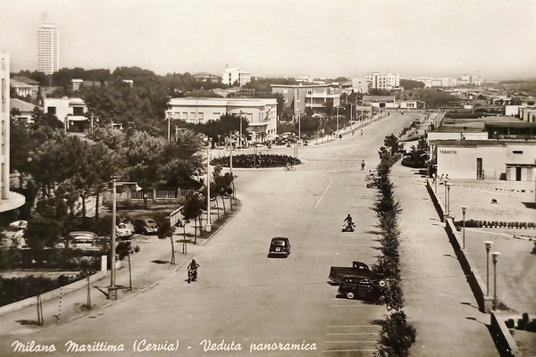 Cartolina - Milano Marittima ( Cervia ) - Veduta panoramica …