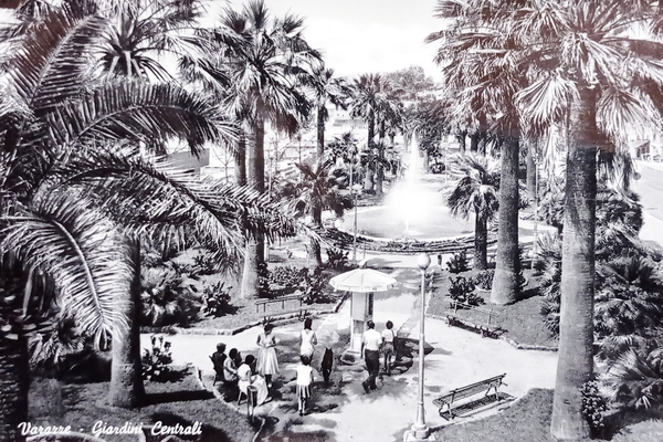 Cartolina - Varazze - Giardini Centrali - 1959