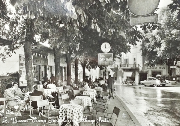 Cartolina - S. Vincent - Piazza Funicolare e Albergo Posta …