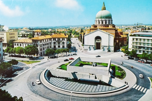 Cartolina - Udine - Piazzale XXVI Luglio - 1970 ca