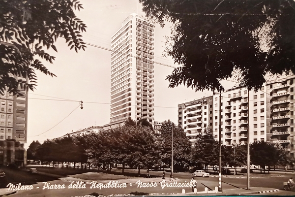 Cartolina - Milano - Piazza della Repubblica - Nuovo Grattacielo …