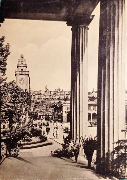 Cartolina - Bergamo - Piazza Vittorio Veneto e veduta della …