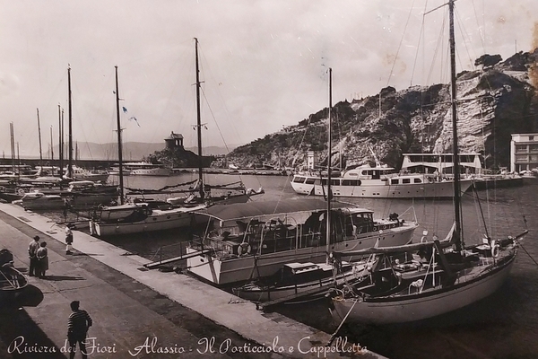 Cartolina - Riviera dei Fiori - Alassio - Il Porticciolo …