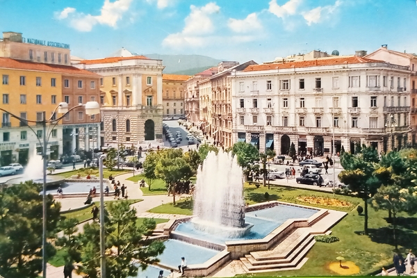 Cartolina - Avellino - Piazza Libertà - 1967
