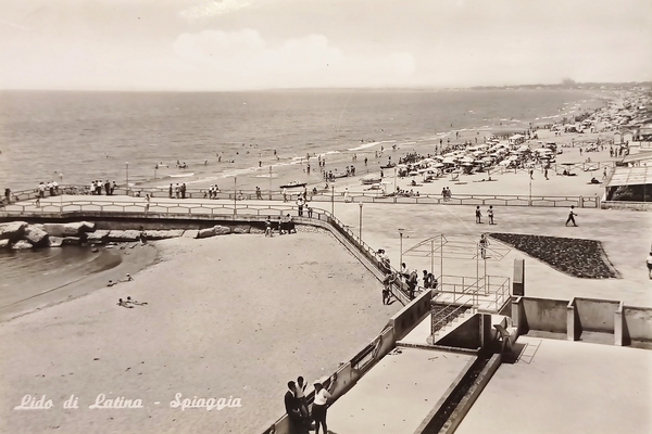 Cartolina - Lido di Latina - Spiaggia - 1963