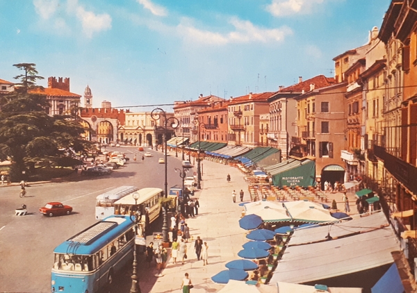 Cartolina - Verona - Piazza Bra e Listone - 1966