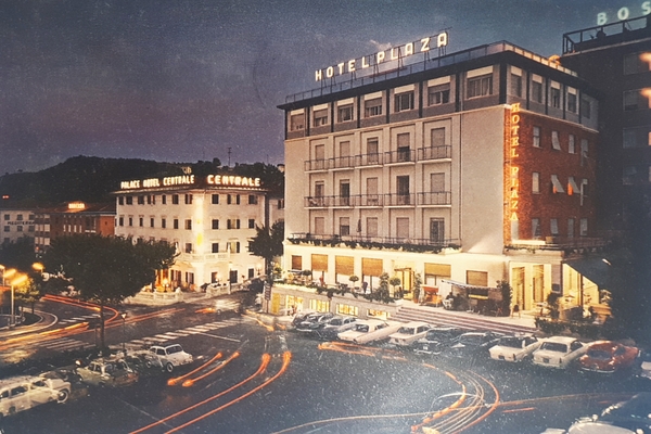 Cartolina - Chianciano Terme - Piazza Italia - Notturno - …