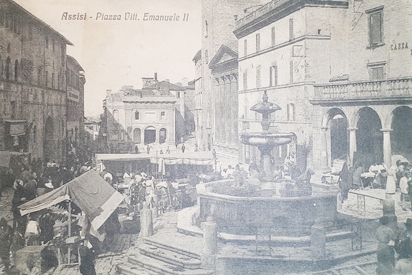 Cartolina - Assisi - Piazza Vittorio Emanuele II - 1931